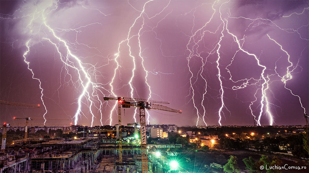 Fulgere peste Bucuresti
